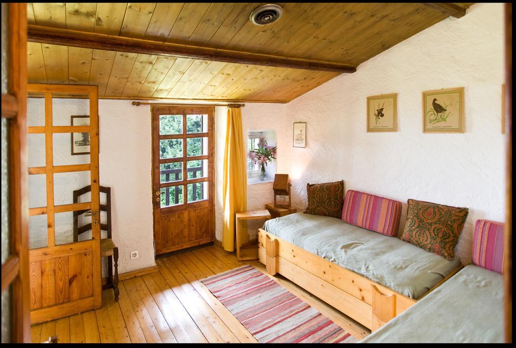 Agriturismo Famiglia Al Castello Di Bagnolo Bagnolo Piemonte الغرفة الصورة