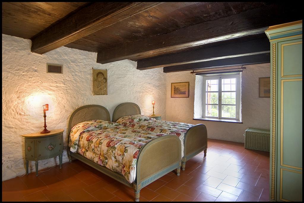 Agriturismo Famiglia Al Castello Di Bagnolo Bagnolo Piemonte الغرفة الصورة