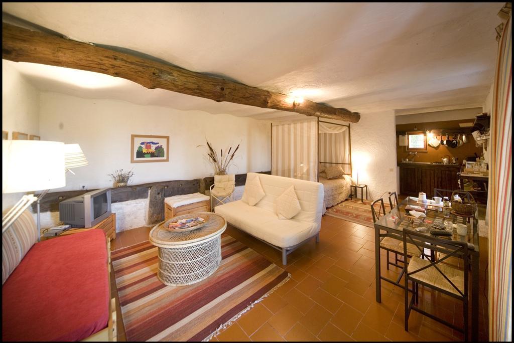 Agriturismo Famiglia Al Castello Di Bagnolo Bagnolo Piemonte الغرفة الصورة