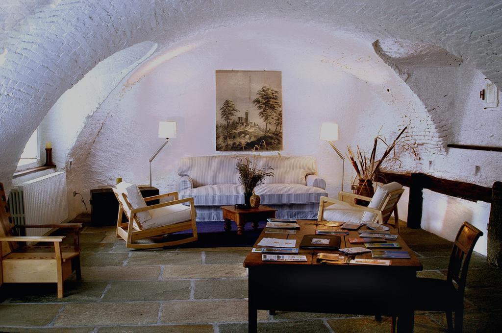 Agriturismo Famiglia Al Castello Di Bagnolo Bagnolo Piemonte الغرفة الصورة