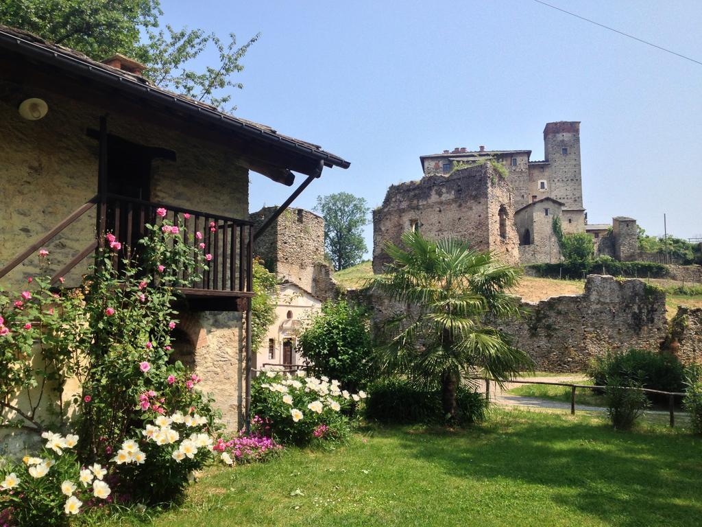 Agriturismo Famiglia Al Castello Di Bagnolo Bagnolo Piemonte الغرفة الصورة
