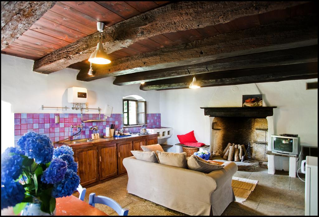 Agriturismo Famiglia Al Castello Di Bagnolo Bagnolo Piemonte الغرفة الصورة